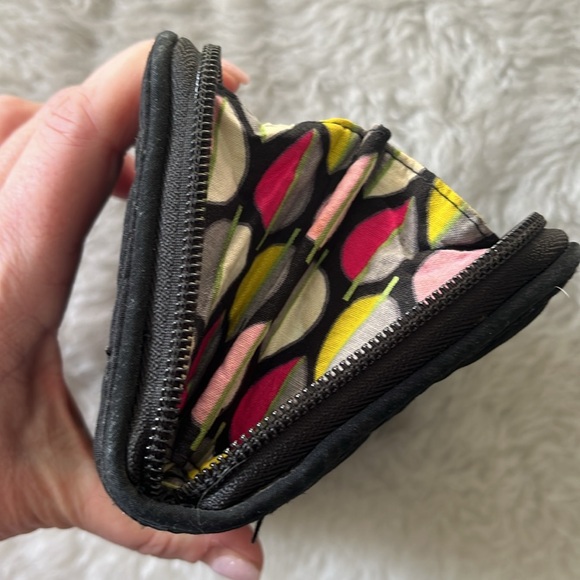 Vera Bradley Grab & Go Organizing Wallet Classic Black quilted diamond - Picture 9 of 11